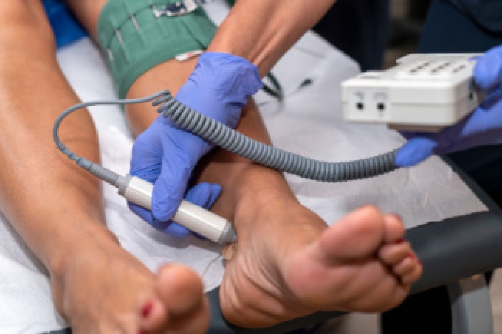 What a Vascular Exam Tells Your Podiatrist About Foot Health